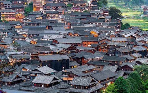 庆阳6种常见的外墙仿石漆施工工艺！